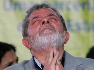 Lula "rezando"