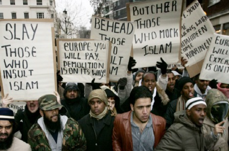 Muçulmanos imigrantes "refugiados" em Londres, 2006