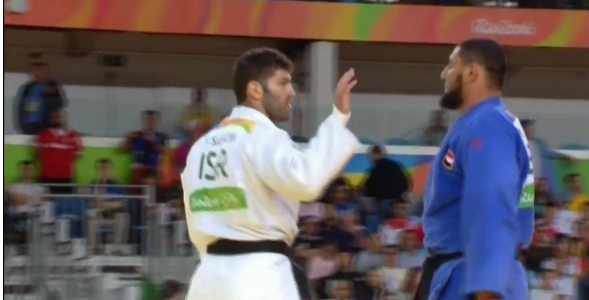 Judoca egípcio muçulmano Islam el-Shahaby recusa-se a cumprimentar israelense Or Sasson
