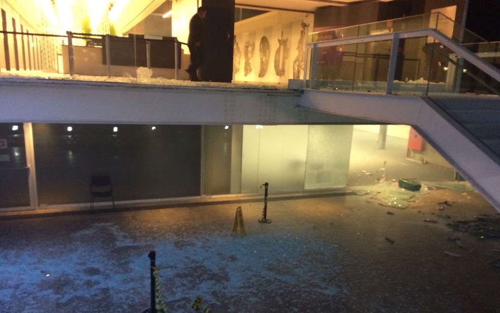 Destruição do Centro Cultural da FIESP Destruição no Centro Cultural da FIESP