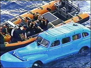 Carro usado como bote para fugir de Cuba