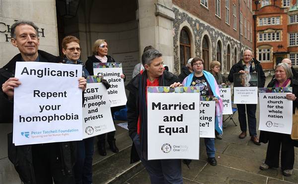 Protesto por direitos homossexuais na Igreja Anglicana, Londres