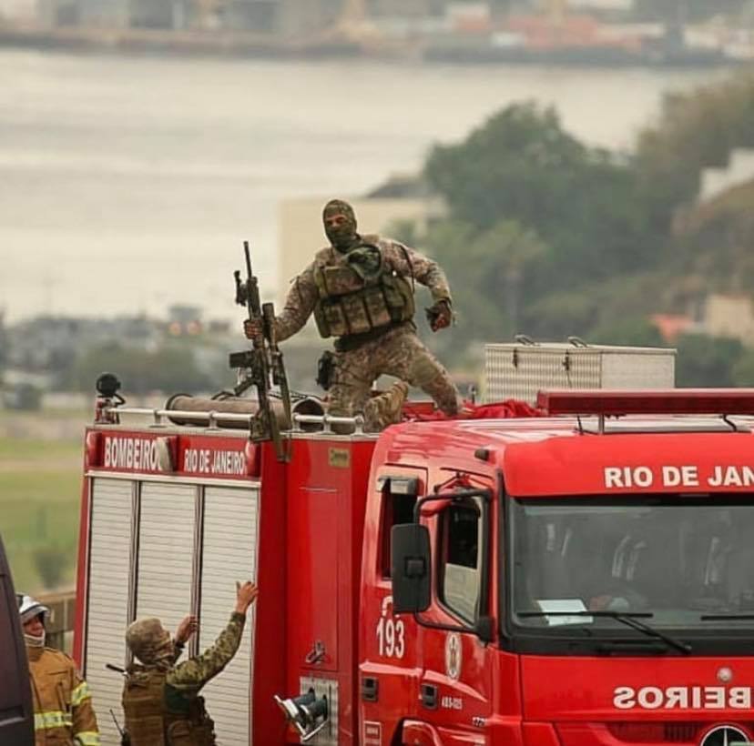 Sniper mata bandido no Rio