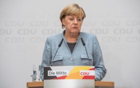 Angela Merkel critica banimento de Trump do Twitter