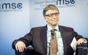 Bill Gates quer que países ricos consumam apenas carne 100% sintética