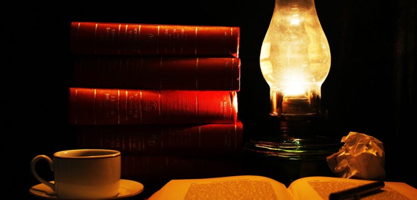 Reading Read Vintage Study Lamp Coffee Books