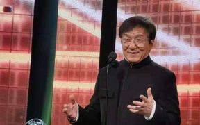 Jackie Chan implora para ser membro do Partido Comunista Chinês