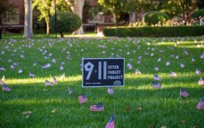 Memorial do 11 de setembro é destruído por líder estudantil