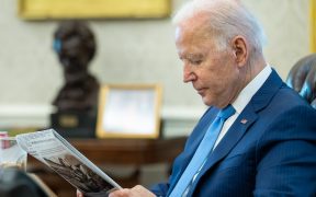 Joe Biden atinge menor aprovação de seu governo